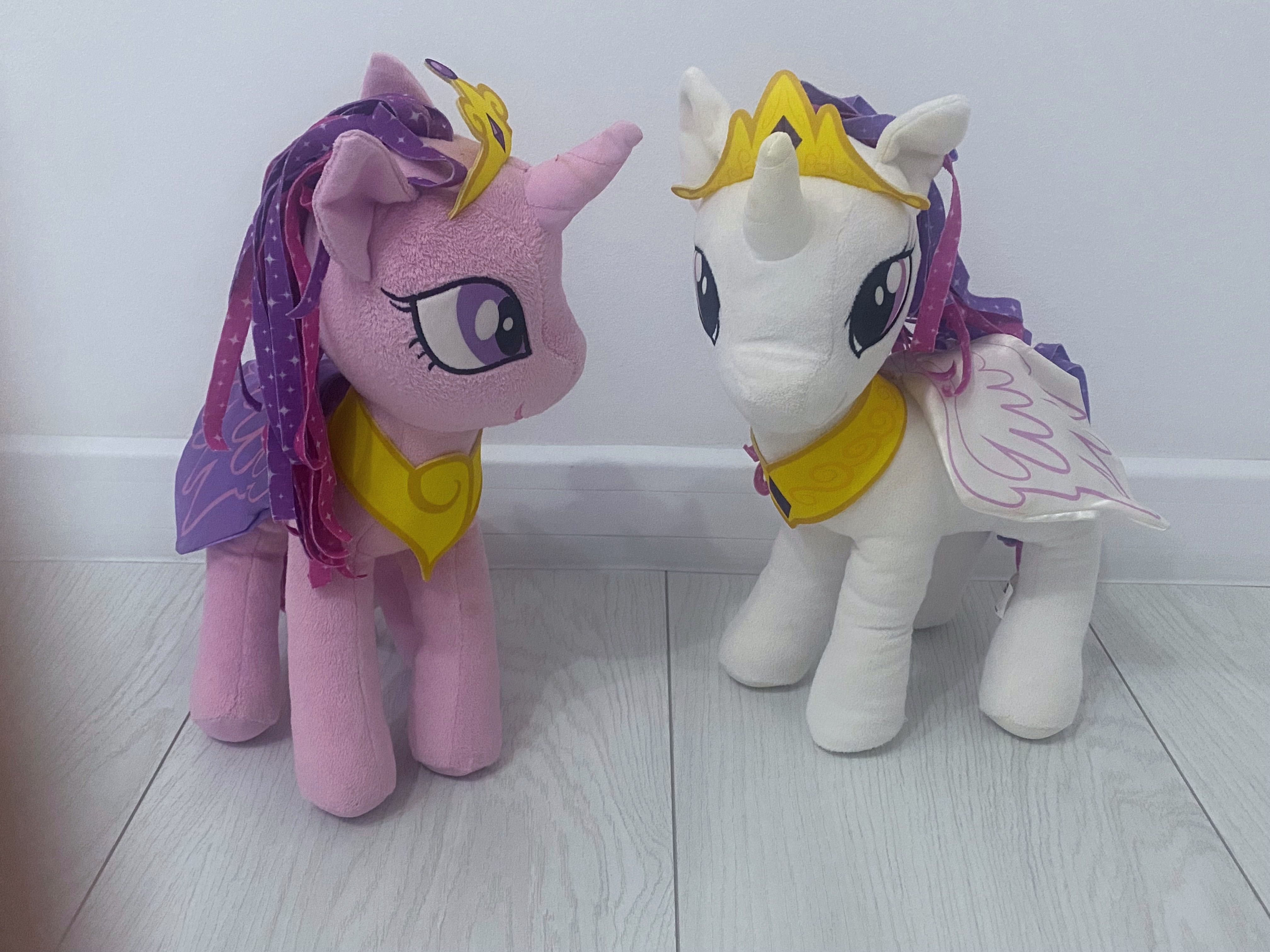 Lot jucarii fete + suport jucarii LOL , Animators , My little Pony