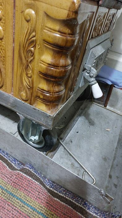 Vand soba teracota cu rotile folosita doua ierni.