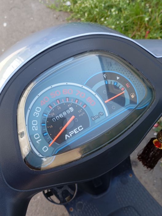 Vând scuter benzinar nou acte in regulă înscris pe CT an 2023