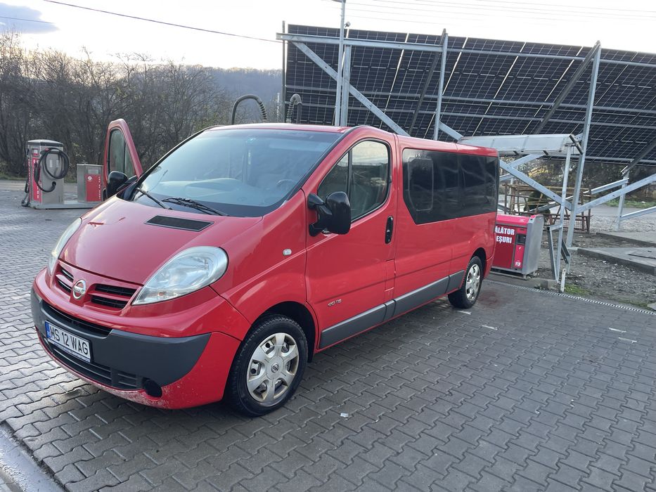 Nissan Primsatr 2011 8+1