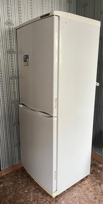 Холодильник. Не работает морозилка. На запчасти