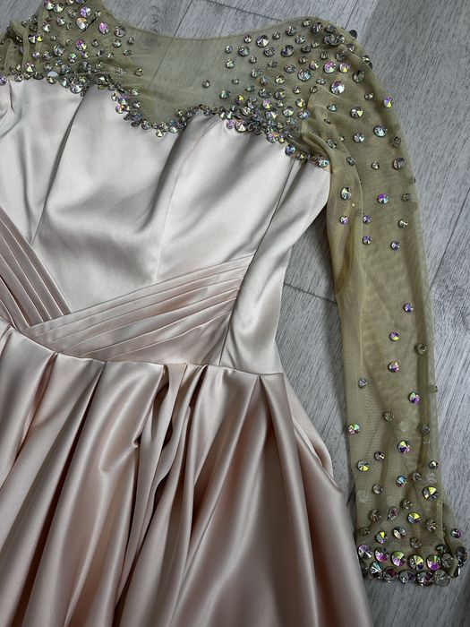 Платье НОВОЕ вечернее выпускное на любой той