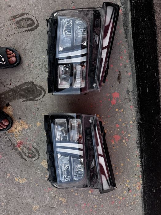 Фары задние и передние хендай сантафе 2022