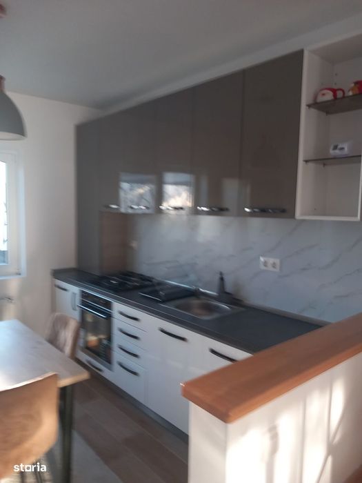 Case tip duplex ,3 și 4 camere, 100 mp,teren 250 mp,Sancrai