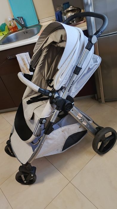 Продавам бебешка количка