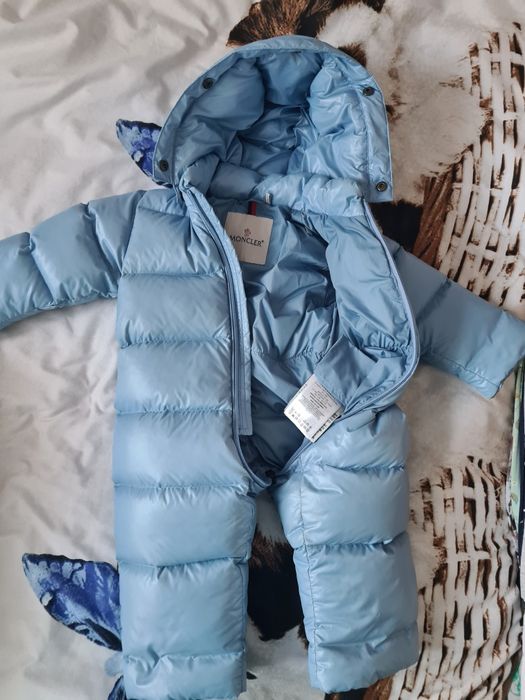 Combinezon Moncler 9-12 luni