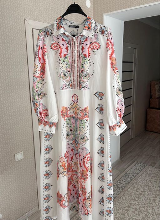 Платье шелковое размер 48 новое