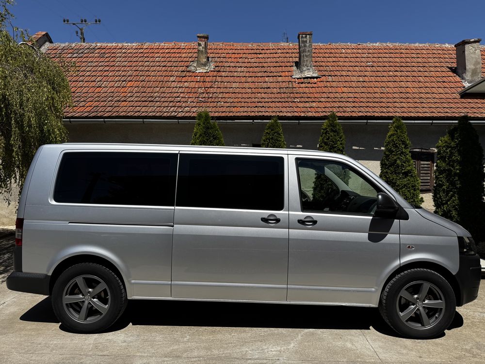 Vw T5 Trasnporter 8 locuri 4x4 versiunea lunga