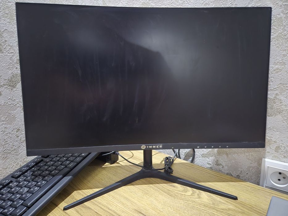 Monitor 24lik HD sotiladi