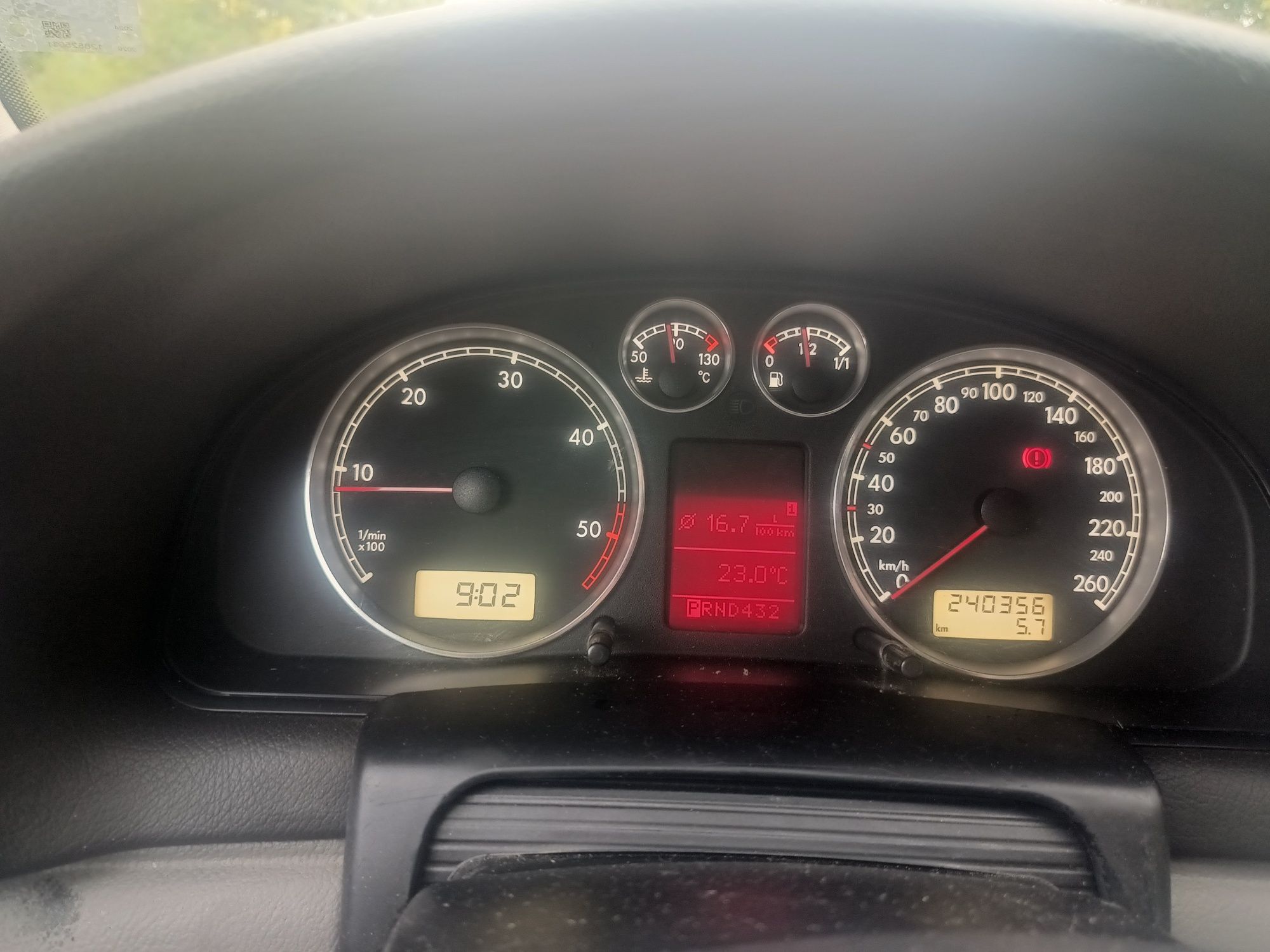 Продавам пасат Б5.5  1.9 131 к. 2003 г.