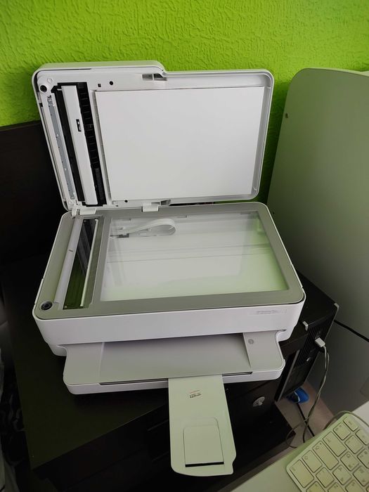 Купен 250лв Мастиленоструен цветен принтер HP Deskjet Plus скенр копир