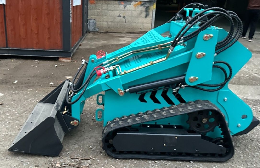 Incarcator frontal (mini buldoexcavator)