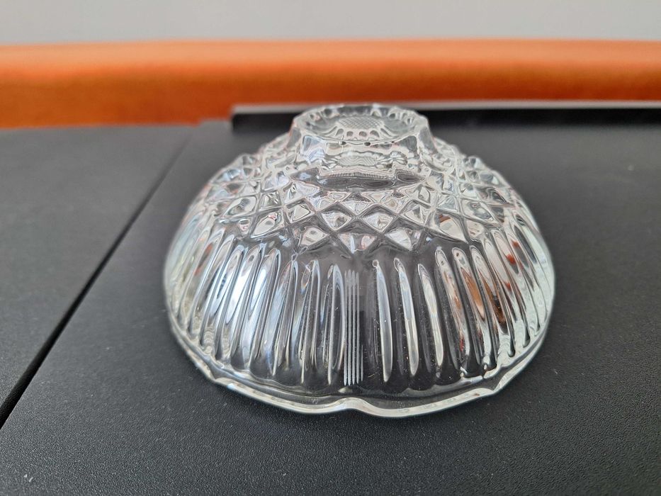 Scrumiera veche din cristal