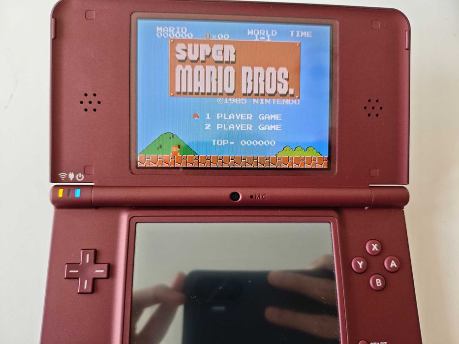 Продавам Nintendo DSi XL - качени много игри