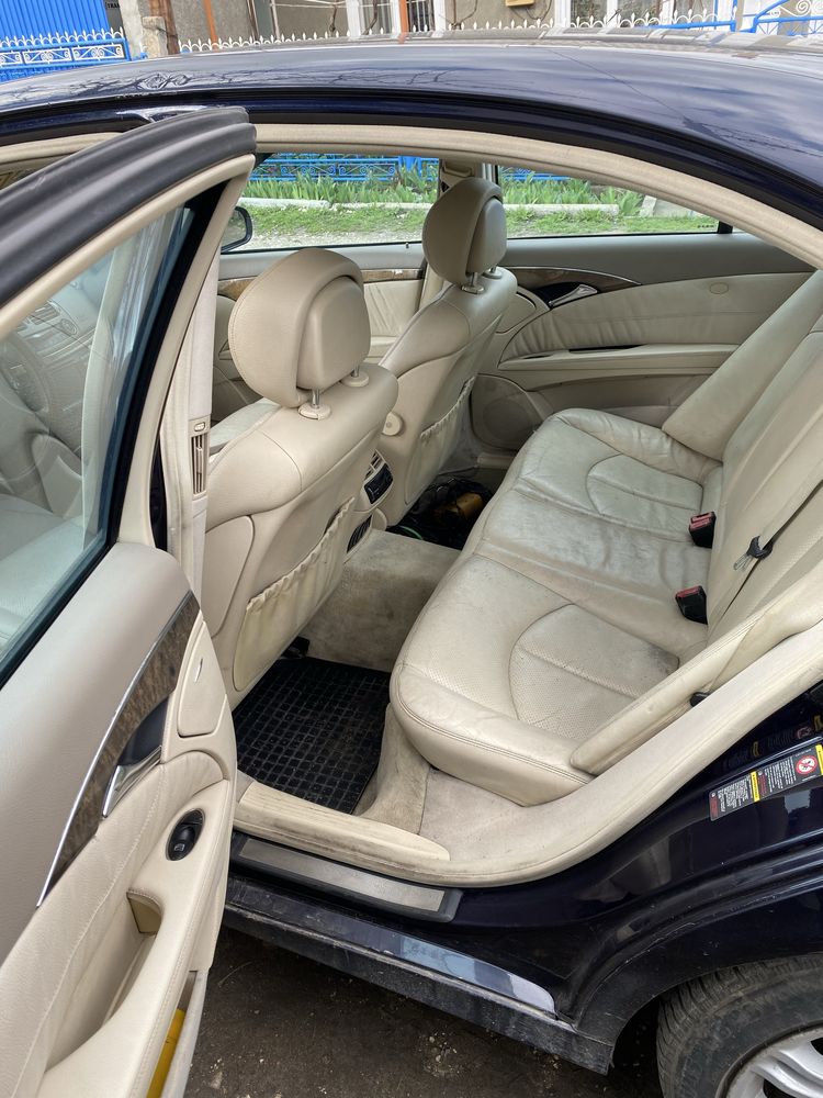 Mercedes W211 E320
