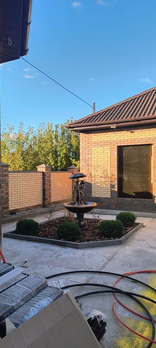 Фонтан "Мальчик и Девочка"