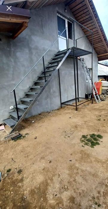 Scara metalica zincata exterioara pt  casa , beci și incendiu ISU
