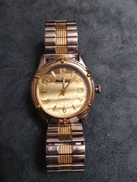 Продам наручные часы.