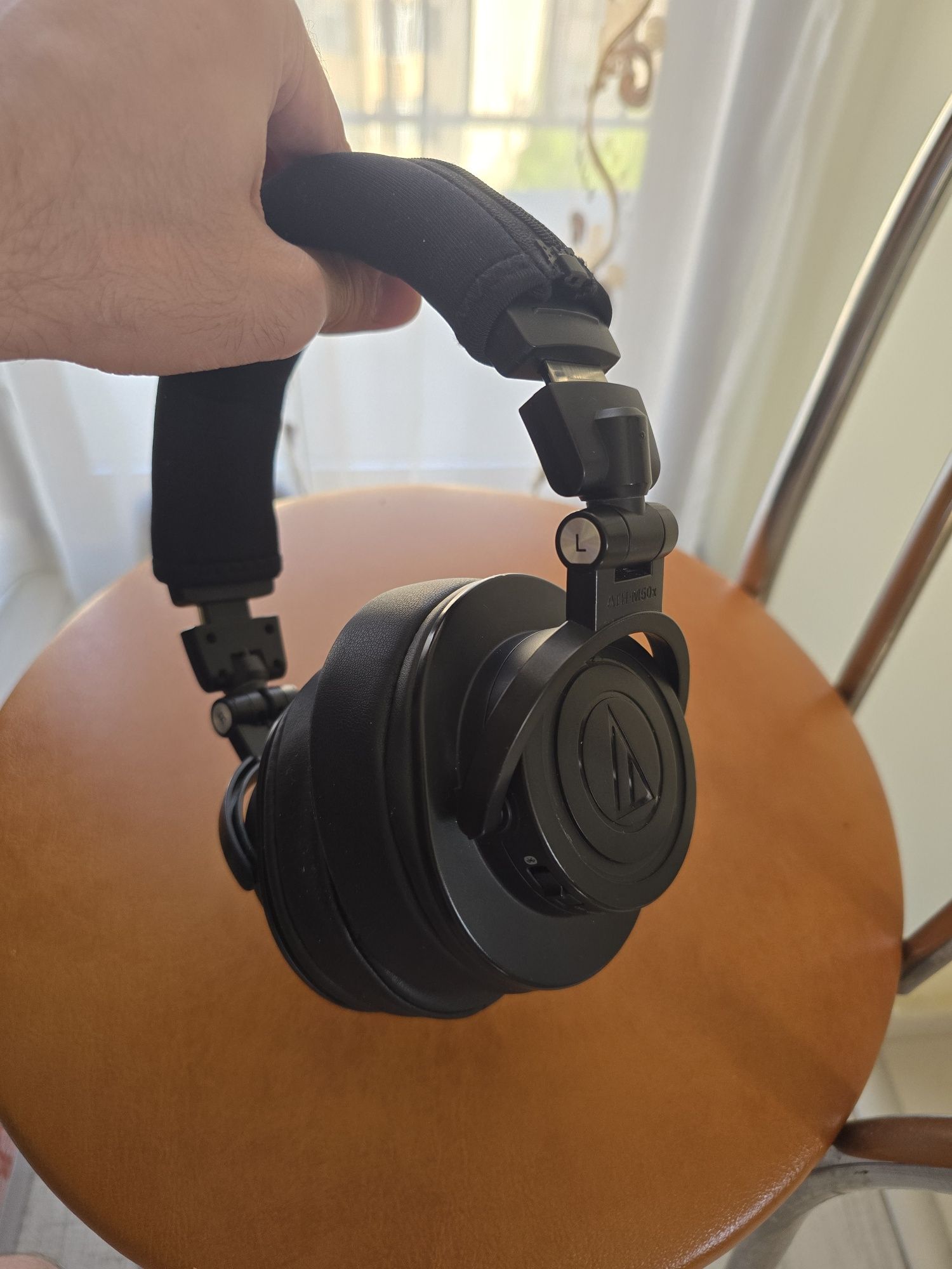 Casti Audio Techinca ATH-M50X in stare bună