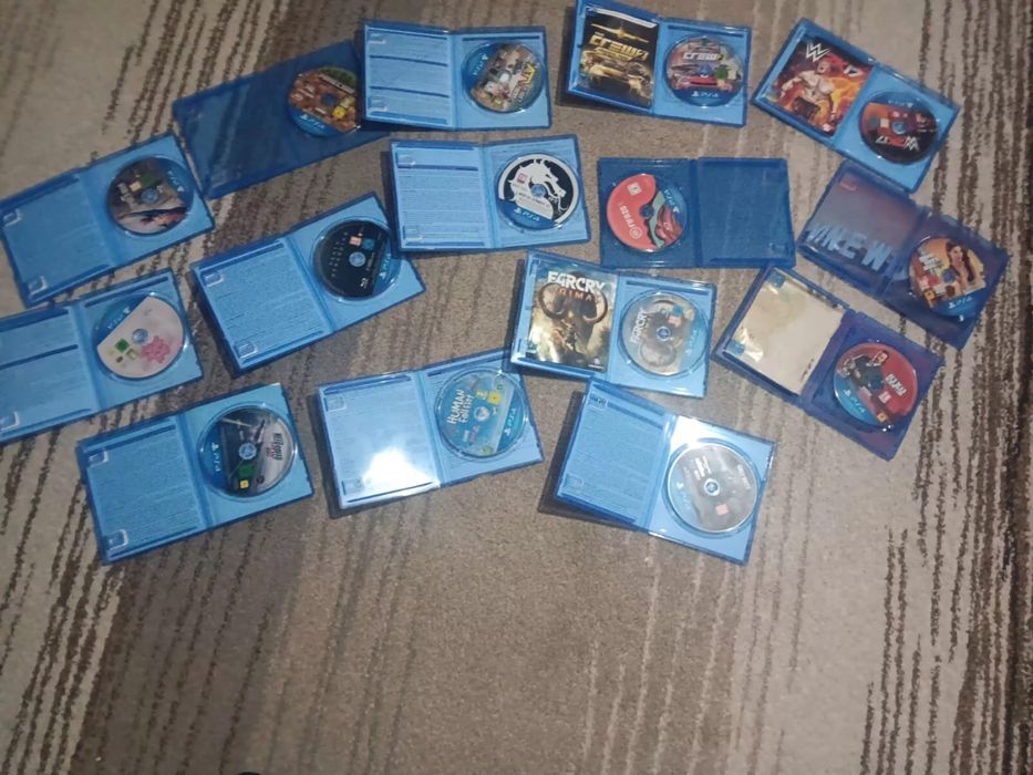 Ps4+volan si pedale+15jocuri