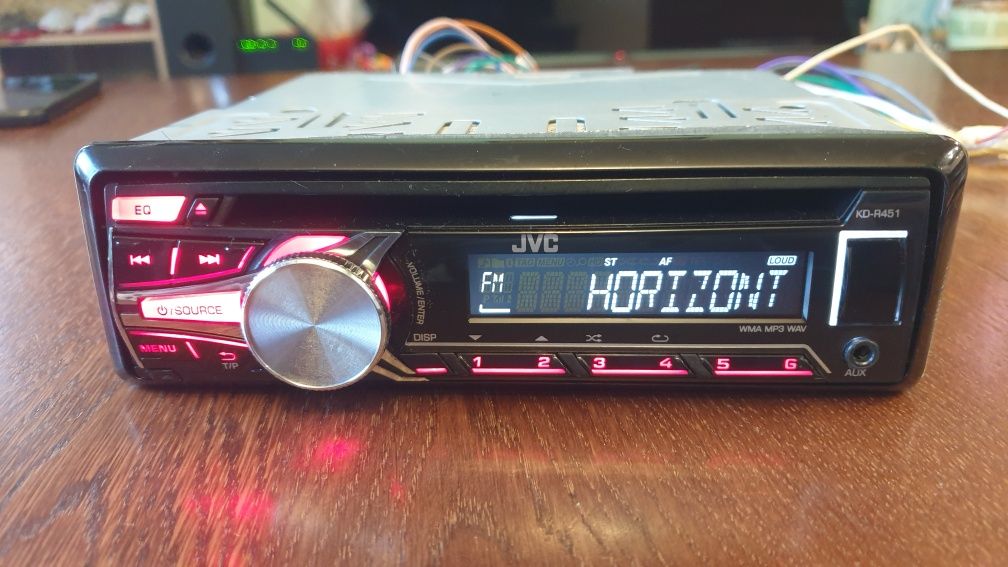 Авто плеър радио музика за кола JVC  CD MP-3 USB AUX