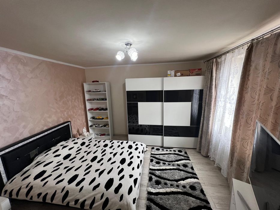 Vand casa in cartierul bujac + afacere la cheie