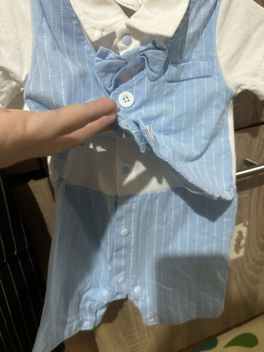 Официални дрешки за бебе