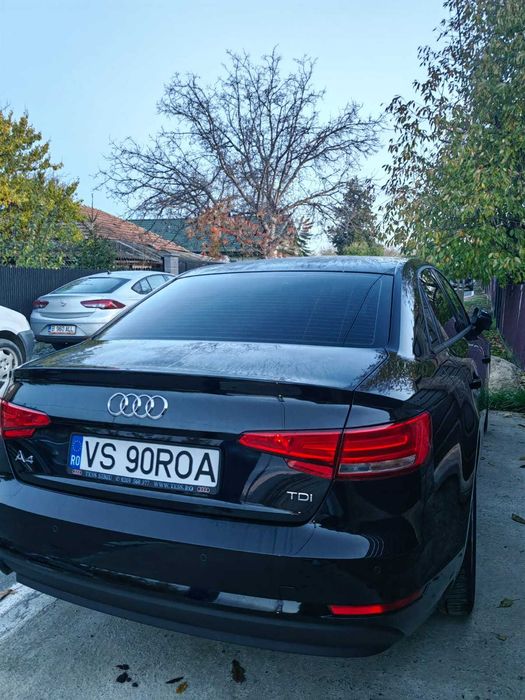 Vand Audi A4, 2017 luna a10a