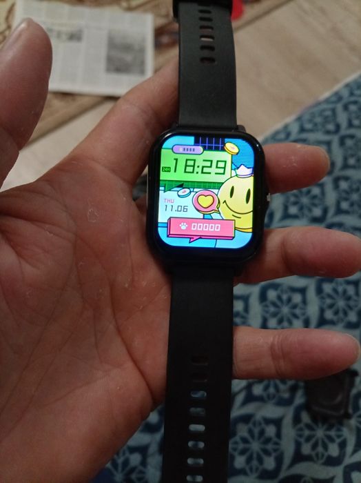 Продам смарт часы все отлично работает зарядка есть