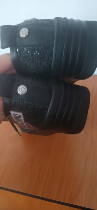 Vând adidadi originali Moschino cu platforma  nr 37