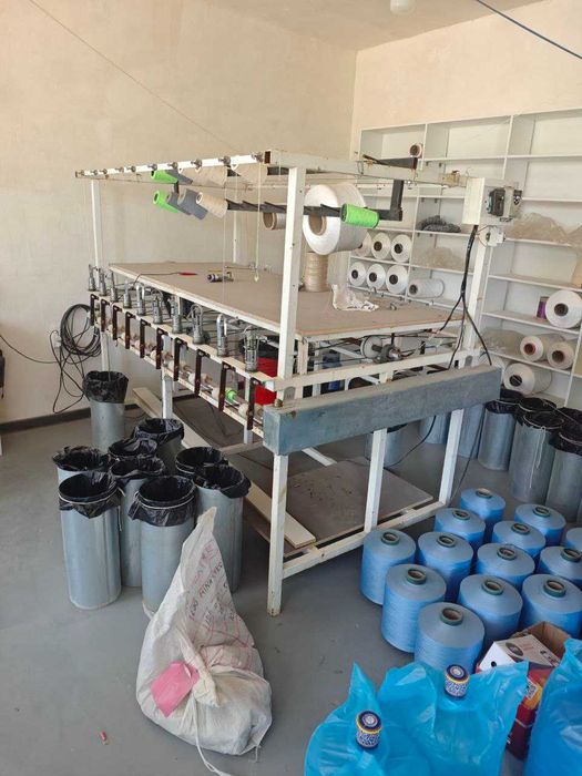 комплекс оборудования для производства шнуров и вязания.