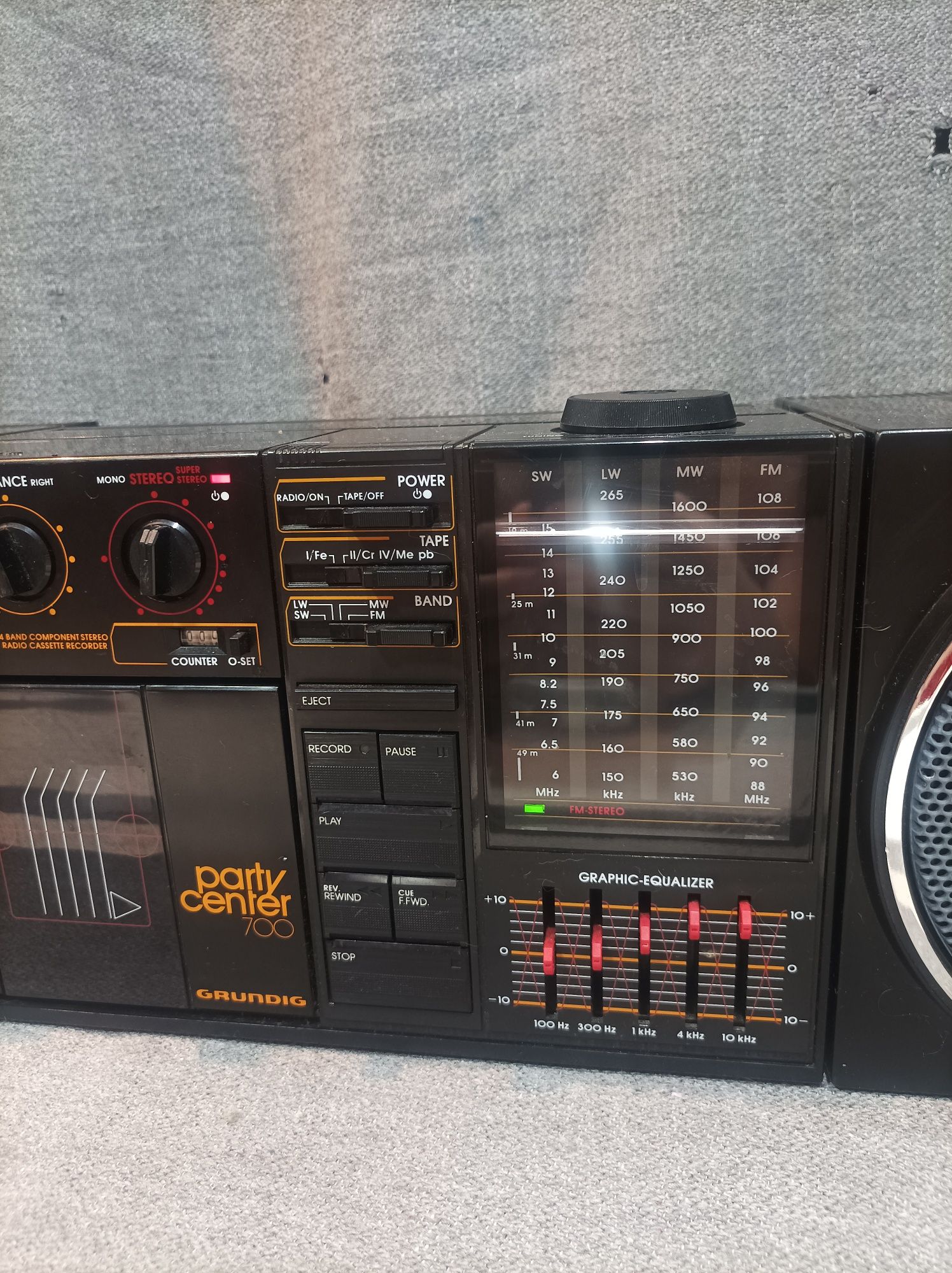 Casetofon grundig party center 700