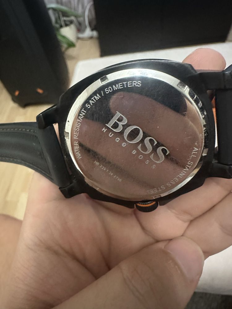 Часовник Hugo Boss - Серия Orange
