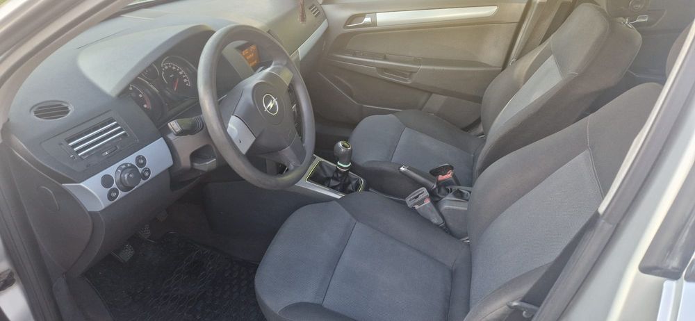 Vând Opel Astra H 1.7 2004