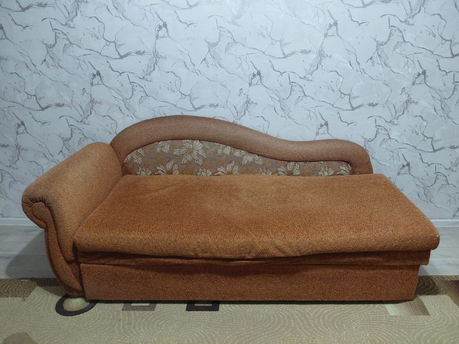 Отдам диван в хорошем состоянии