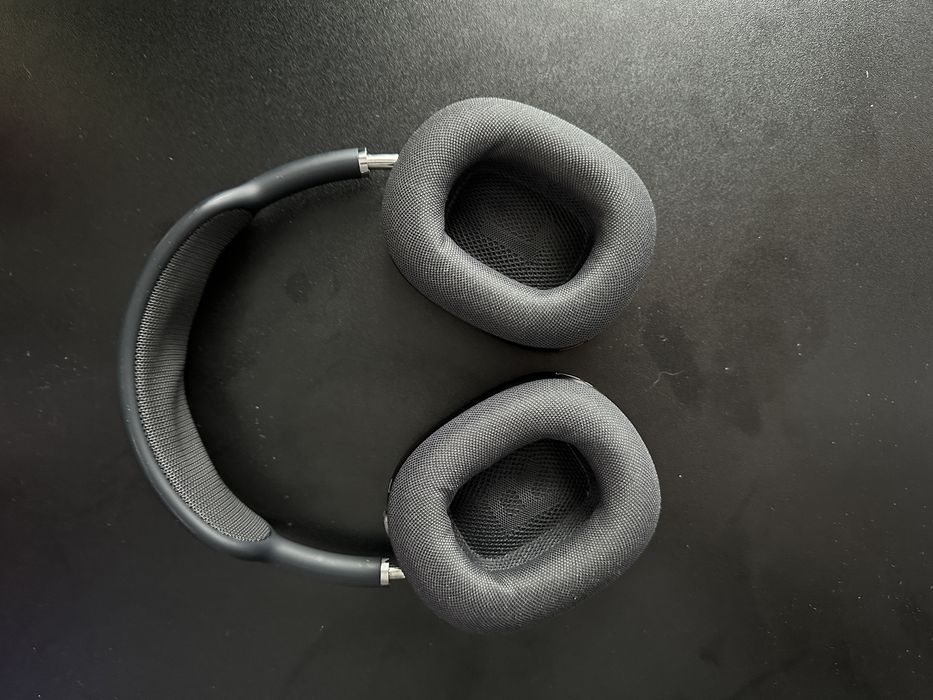 AirPods Max Midnight Black, stare foarte buna, cutie si accesorii