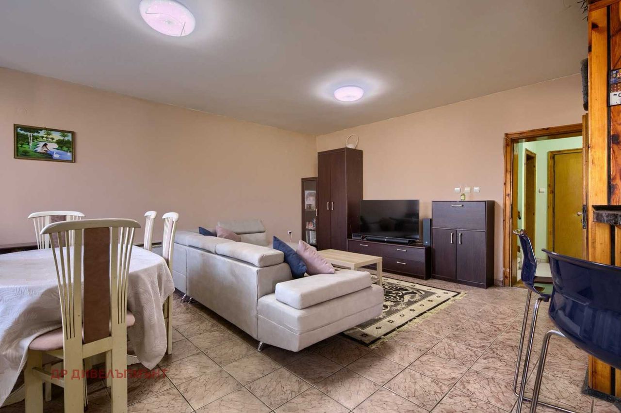 Продава се Къща в с. Житен, Област София-град - 335 кв.м за 851 €/кв.м - Снимка #3