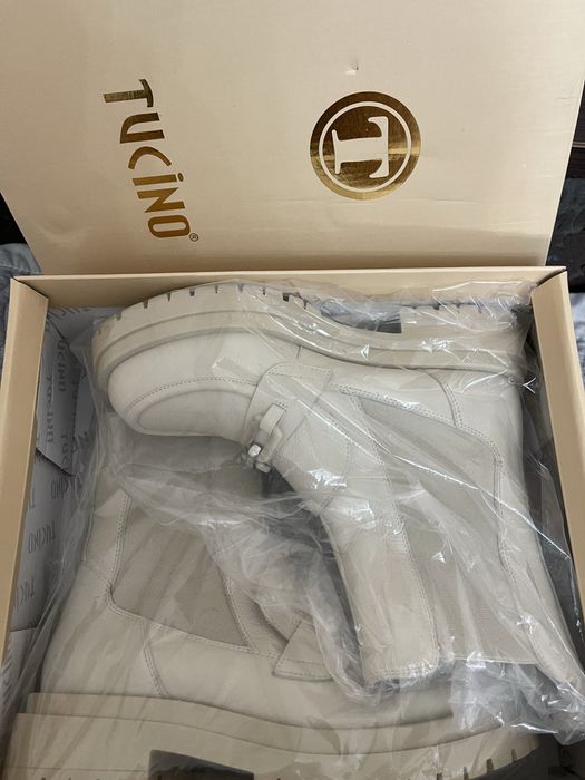 Продаю обувь челси.