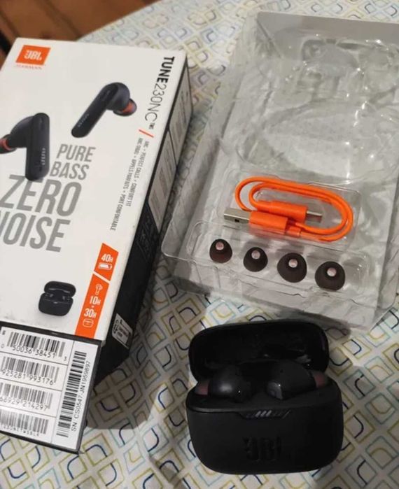 Vând/Schimb Casti JBL Tune 230NC TWS Noise Cancelling in ear ca noi