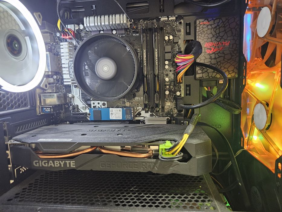 Ryzen 7 1700, DDR4 16 Kingston HyperX, SSD M2 512G