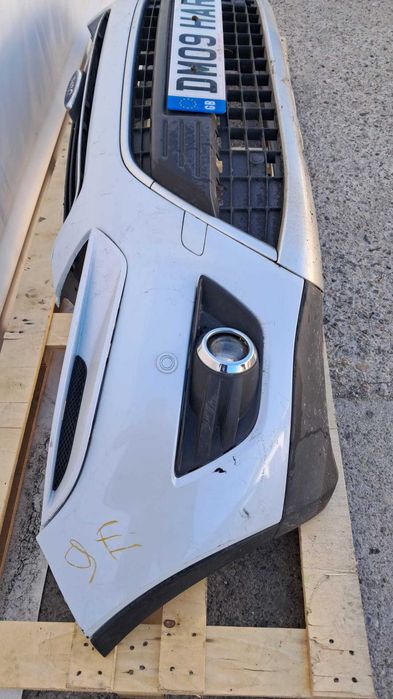 bara fata Ford KUGA an 2009