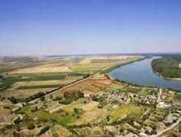 vand //teren intravilan delta dunarii si ponton acostare