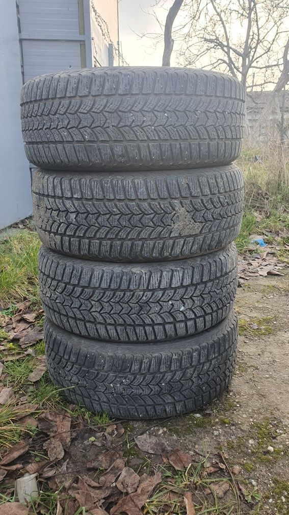 Anvelope de iarna Debica Frigo HP2 215/50R17