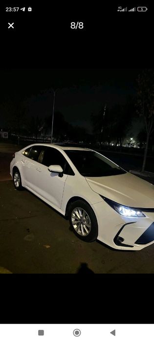 Tayotta corolla sedan