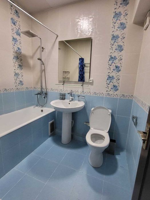 Сдам евро квартиру на Космонавт голубые купола