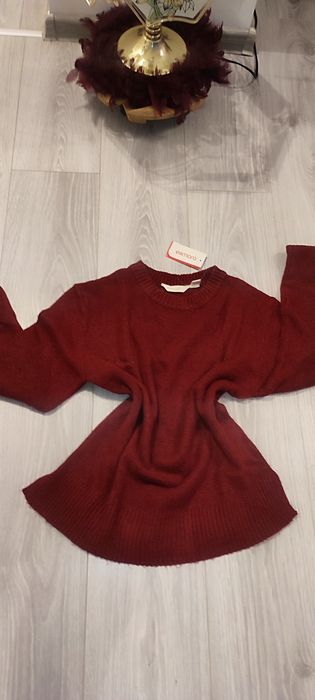 Pulover vișiniu, pe talie, foarte moale si calitativ, model actual