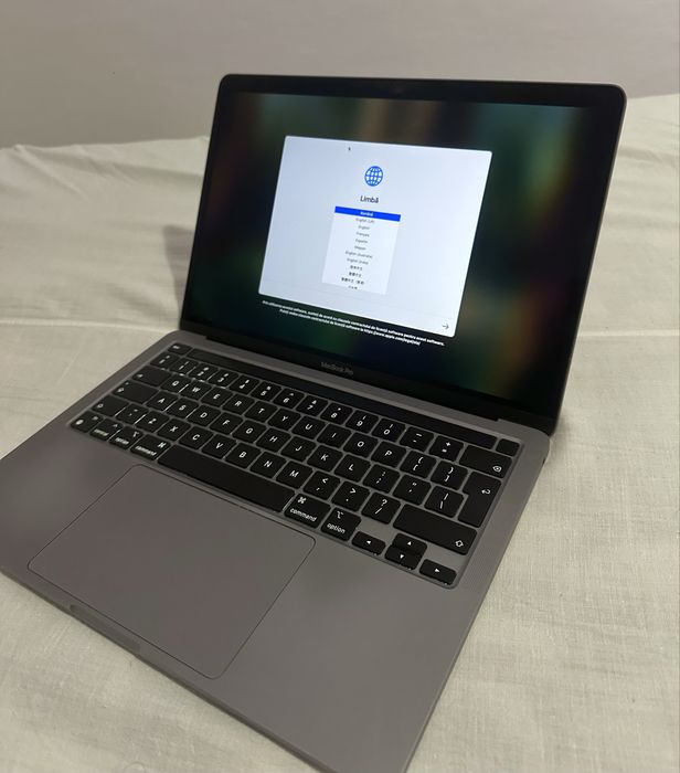 Macbook Pro 13 - Procesor M1, 16GB RAM, 256GB SSD, Touchbar
