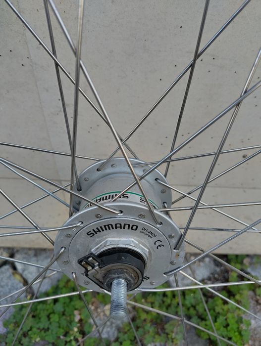 Капла задна Shimano 28 ' и две външни гуми Rubena Fl