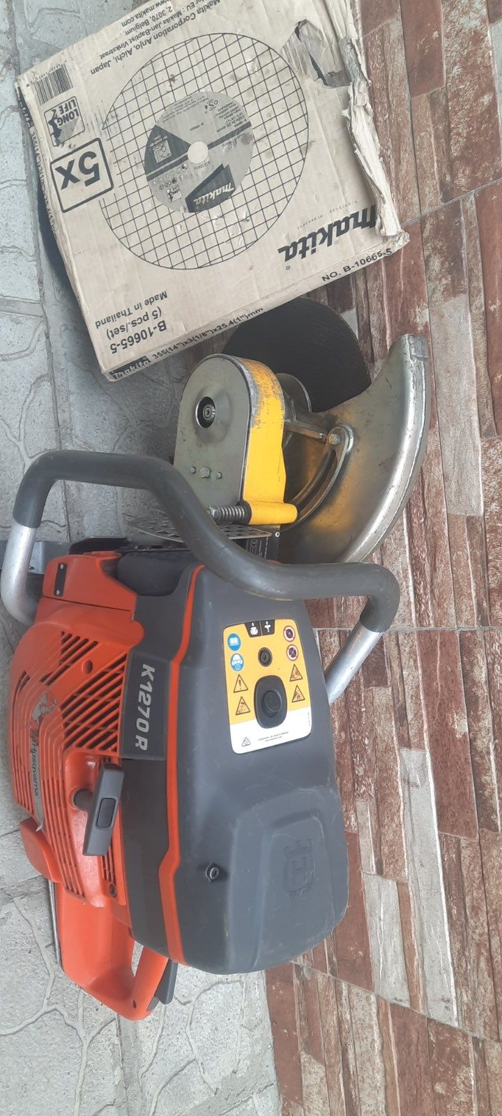 Husqvarna 1270R  Машина за Рязане на Релси Желязо