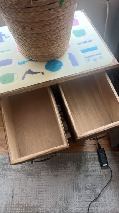 Винтидж олекотено шкафче